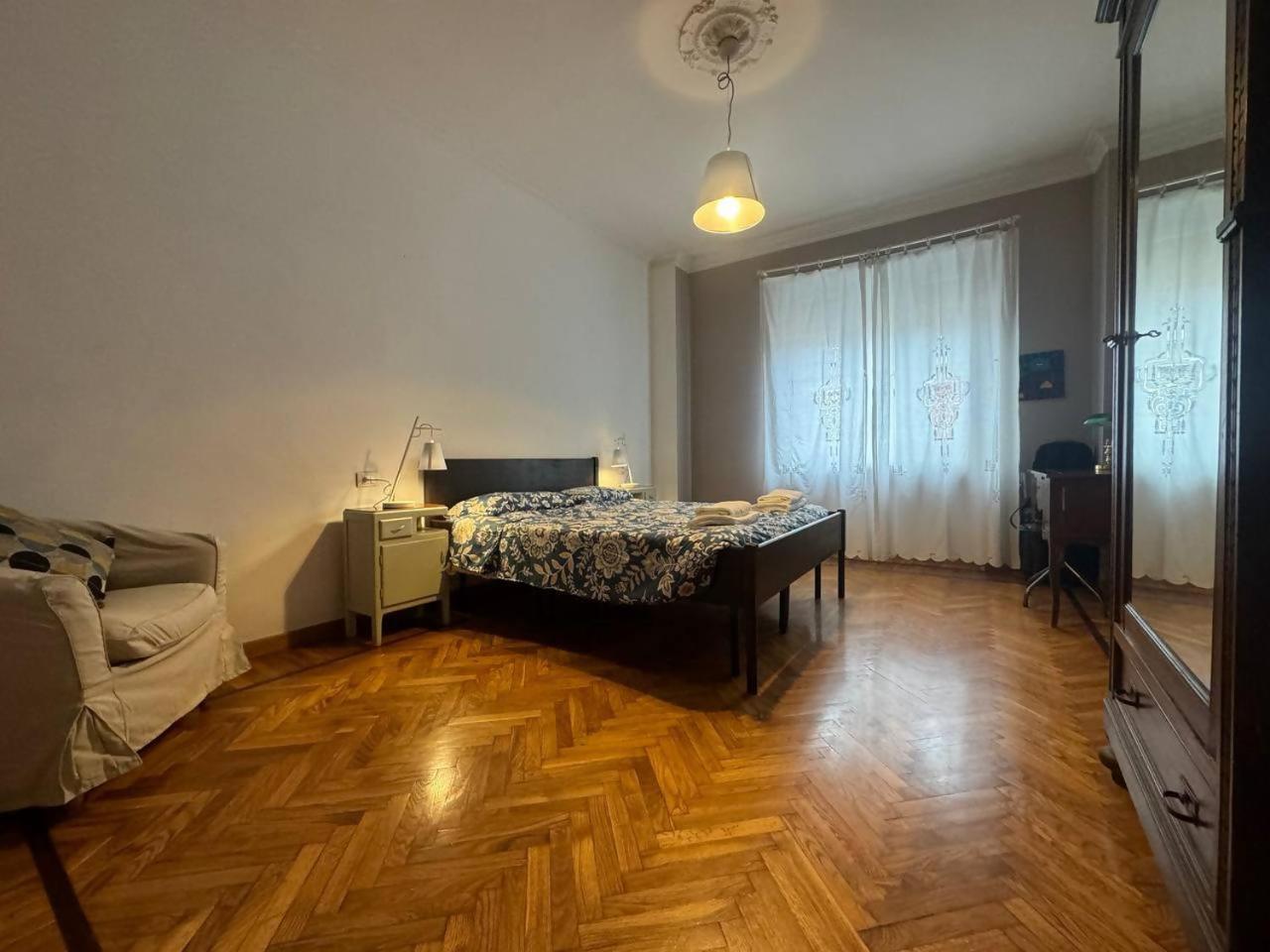 Casa Dante Vicino Metropolitana
